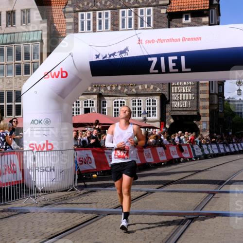 13.09.2026 - 21. swb-Marathon Bremen Tim E. http://msf.ph/oto/10357958 13.09.2026 12:53:12 Ziel 417, 553, 2100, 7244, 8077, 8729, 9522 meine-sportfotos.de