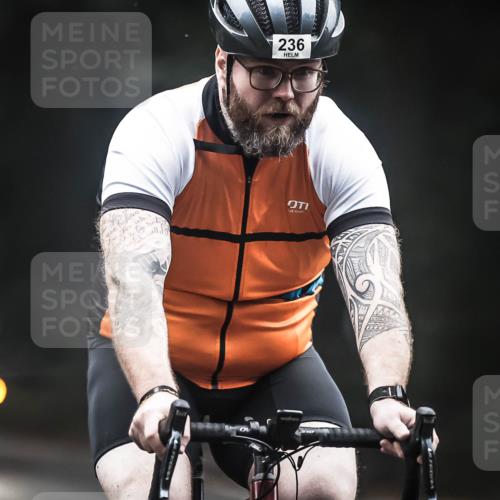 13.09.2026 - Stadtparktriathlon H.Heesch http://msf.ph/oto/10357962 13.09.2026 09:53:22 Radfahren 236, 301 meine-sportfotos.de
