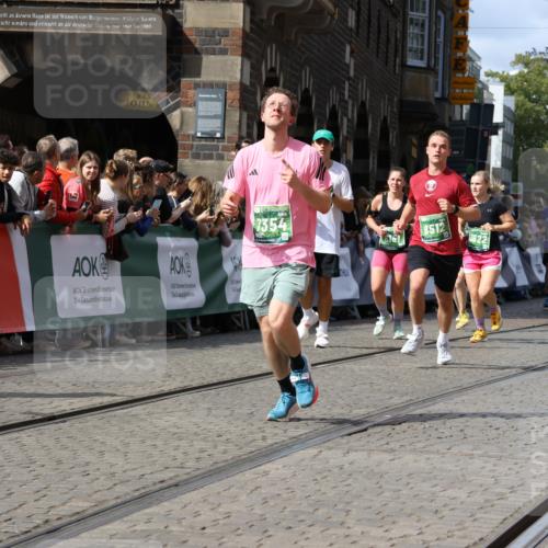 13.09.2026 - 21. swb-Marathon Bremen Strokosch-Dieckow http://msf.ph/oto/10357965 13.09.2026 13:33:52 Ziel 930, 2872, 2960, 2980, 3201, 3562, 3761, 4052, 4219, 4490, 4492, 4536, 4543, 5560, 5660, 5726, 5861, 5862, 5914, 6256, 6421, 6538, 6597, 6777, 6808, 6844, 6882, 6997, 7523, 7633, 7652, 7863, 8093, 8177, 8501, 8599, 8602, 8691, 9206, 9390, 9508, 9883, 10114, 13078, 1364, 1656, 2355, 2727, 3162, 3389, 3522, 3790, 3984, 4613, 5341, 5563, 5587, 6090, 6151, 6509, 6623, 7047, 7303, 7431, 7988, 8025, 8512, 8641, 8910, 13118 meine-sportfotos.de