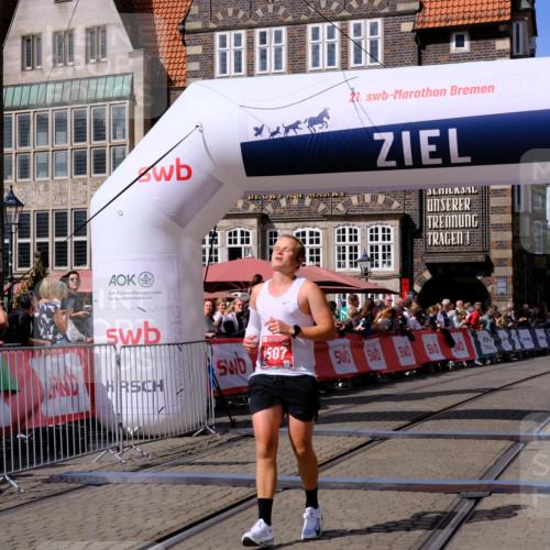 13.09.2026 - 21. swb-Marathon Bremen Tim E. http://msf.ph/oto/10357981 13.09.2026 12:53:12 Ziel 417, 553, 2100, 7244, 8077, 8729, 9522 meine-sportfotos.de