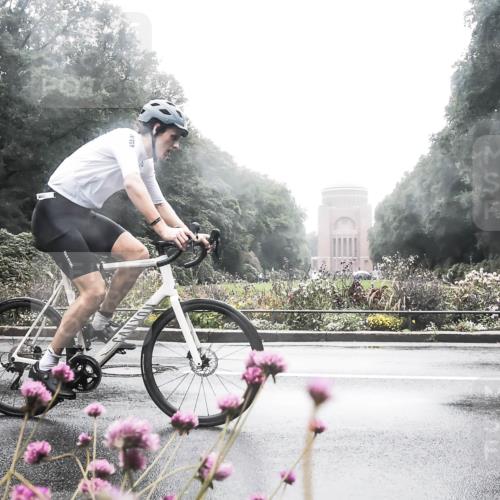 13.09.2026 - Stadtparktriathlon H.Heesch http://msf.ph/oto/10358002 13.09.2026 13:15:16 Radfahren 1310, 1376, 1381 meine-sportfotos.de