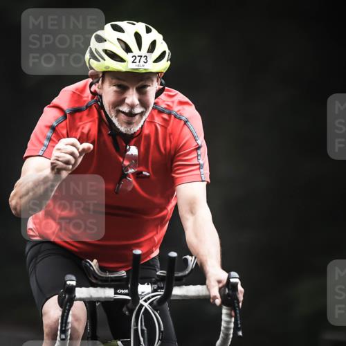 13.09.2026 - Stadtparktriathlon H.Heesch http://msf.ph/oto/10358003 13.09.2026 09:53:36 Radfahren 273, 329 meine-sportfotos.de