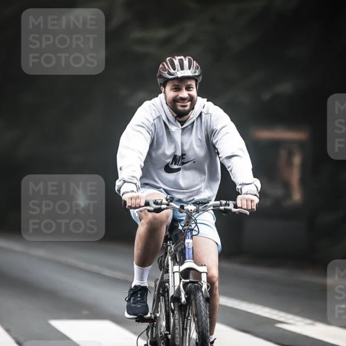 13.09.2026 - Stadtparktriathlon H.Heesch http://msf.ph/oto/10358013 13.09.2026 09:53:41 Radfahren 273, 290, 328, 329 meine-sportfotos.de
