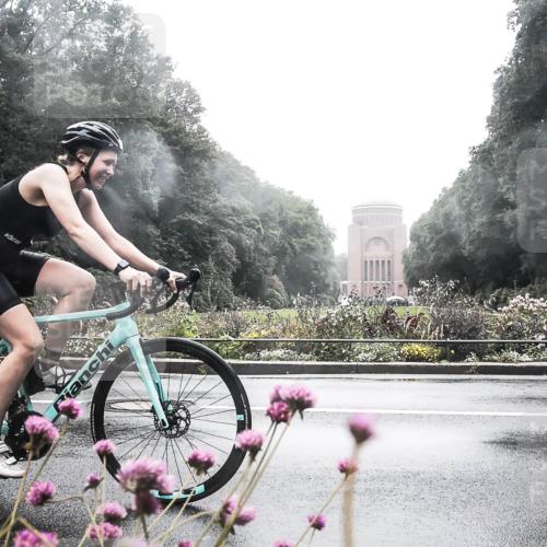 13.09.2026 - Stadtparktriathlon H.Heesch http://msf.ph/oto/10358024 13.09.2026 13:15:26 Radfahren 1304, 1317 meine-sportfotos.de