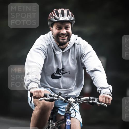 13.09.2026 - Stadtparktriathlon H.Heesch http://msf.ph/oto/10358036 13.09.2026 09:53:42 Radfahren 290, 328, 329 meine-sportfotos.de