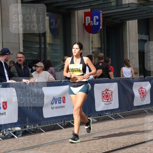 13.09.2026 - 21. swb-Marathon Bremen Strokosch-Dieckow http://msf.ph/oto/10358050 13.09.2026 11:18:18 Ziel 10176, 10194, 10264, 10535, 10568, 10600, 10895, 10899, 10997, 11443, 12371, 12422, 12561, 10191, 10192, 10459, 10513, 10651, 10713, 11482, 11808, 11829, 11943, 12177, 12178 meine-sportfotos.de