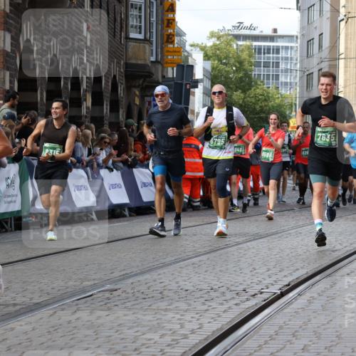 13.09.2026 - 21. swb-Marathon Bremen Strokosch-Dieckow http://msf.ph/oto/10358052 13.09.2026 13:37:39 Ziel 270, 391, 448, 869, 1180, 1854, 3333, 3627, 3823, 4628, 4932, 4947, 5388, 5547, 5577, 5612, 5738, 5791, 6046, 6904, 6947, 7571, 8268, 8439, 8443, 8458, 8553, 8748, 8753, 9140, 9701, 13077, 581, 1851, 2342, 4159, 4394, 4942, 5783, 5784, 6001, 6083, 6596, 6795, 7540, 7635, 7815, 7894, 7985, 8010, 8204, 8315, 8316, 8440, 8450, 8972, 9099, 9481, 9774, 13228 meine-sportfotos.de