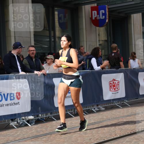 13.09.2026 - 21. swb-Marathon Bremen Strokosch-Dieckow http://msf.ph/oto/10358063 13.09.2026 11:18:18 Ziel 10176, 10194, 10264, 10535, 10568, 10600, 10895, 10899, 10997, 11443, 12371, 12422, 12561, 10191, 10192, 10459, 10513, 10651, 10713, 11482, 11808, 11829, 11943, 12177, 12178 meine-sportfotos.de
