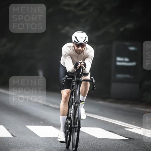 13.09.2026 - Stadtparktriathlon H.Heesch http://msf.ph/oto/10358073 13.09.2026 09:53:48 Radfahren 243, 251, 274, 289, 290, 328 meine-sportfotos.de