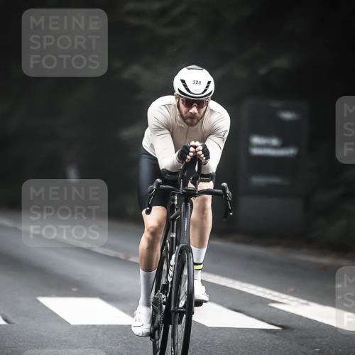 13.09.2026 - Stadtparktriathlon H.Heesch http://msf.ph/oto/10358079 13.09.2026 09:53:48 Radfahren 243, 251, 274, 289, 290, 328 meine-sportfotos.de