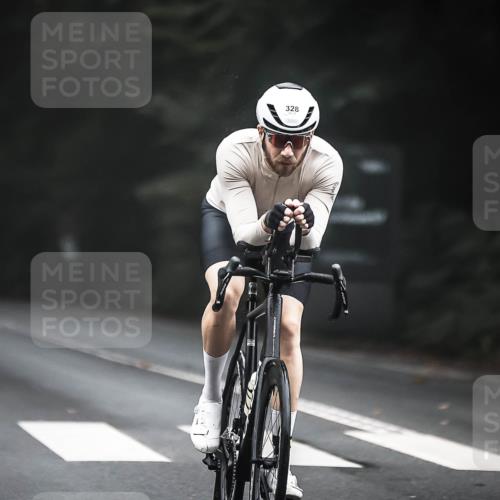 13.09.2026 - Stadtparktriathlon H.Heesch http://msf.ph/oto/10358082 13.09.2026 09:53:48 Radfahren 243, 251, 274, 289, 290, 328 meine-sportfotos.de