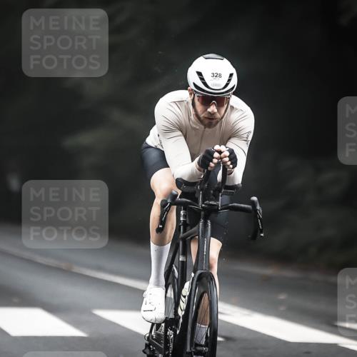 13.09.2026 - Stadtparktriathlon H.Heesch http://msf.ph/oto/10358086 13.09.2026 09:53:48 Radfahren 243, 251, 274, 289, 290, 328 meine-sportfotos.de