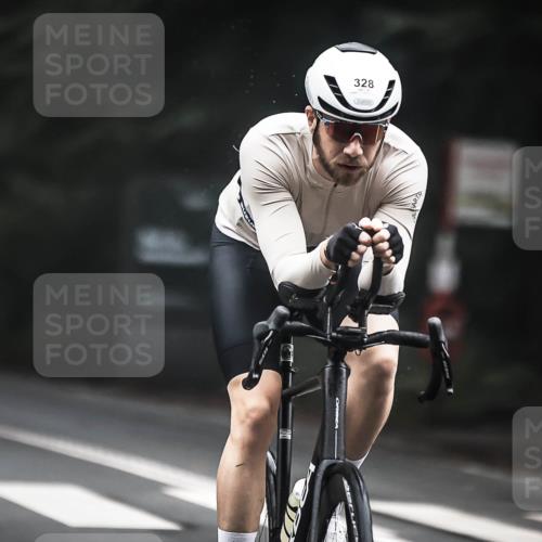 13.09.2026 - Stadtparktriathlon H.Heesch http://msf.ph/oto/10358091 13.09.2026 09:53:48 Radfahren 243, 251, 274, 289, 290, 328 meine-sportfotos.de