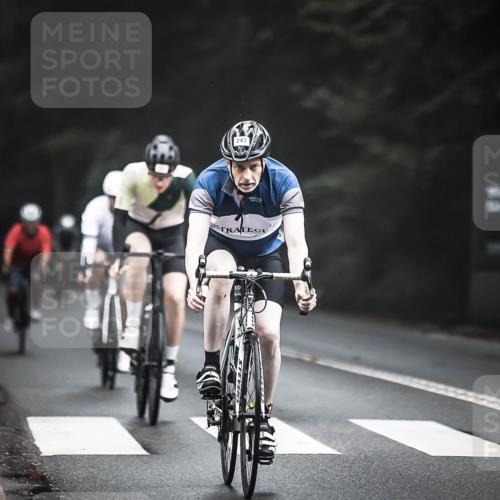 13.09.2026 - Stadtparktriathlon H.Heesch http://msf.ph/oto/10358111 13.09.2026 09:53:51 Radfahren 229, 232, 243, 251, 274, 289, 290, 328 meine-sportfotos.de