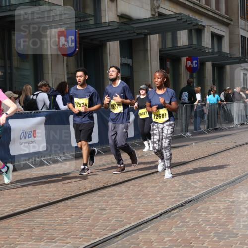 13.09.2026 - 21. swb-Marathon Bremen Strokosch-Dieckow http://msf.ph/oto/10358141 13.09.2026 11:18:22 Ziel 10005, 10176, 10194, 10264, 10344, 10568, 10600, 10899, 10997, 11443, 12371, 12422, 12561, 10191, 10192, 10459, 10513, 10535, 10651, 10713, 10895, 11482, 11808, 11829, 11943, 12177, 12178 meine-sportfotos.de
