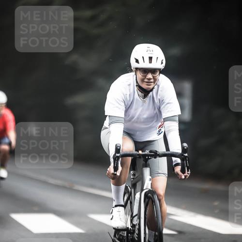 13.09.2026 - Stadtparktriathlon H.Heesch http://msf.ph/oto/10358145 13.09.2026 09:53:53 Radfahren 229, 232, 243, 251, 267, 274, 289, 328 meine-sportfotos.de