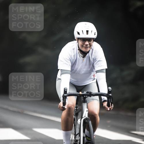 13.09.2026 - Stadtparktriathlon H.Heesch http://msf.ph/oto/10358147 13.09.2026 09:53:53 Radfahren 229, 232, 243, 251, 267, 274, 289, 328 meine-sportfotos.de