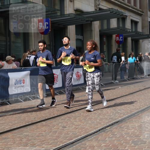 13.09.2026 - 21. swb-Marathon Bremen Strokosch-Dieckow http://msf.ph/oto/10358152 13.09.2026 11:18:22 Ziel 10005, 10176, 10194, 10264, 10344, 10568, 10600, 10899, 10997, 11443, 12371, 12422, 12561, 10191, 10192, 10459, 10513, 10535, 10651, 10713, 10895, 11482, 11808, 11829, 11943, 12177, 12178 meine-sportfotos.de