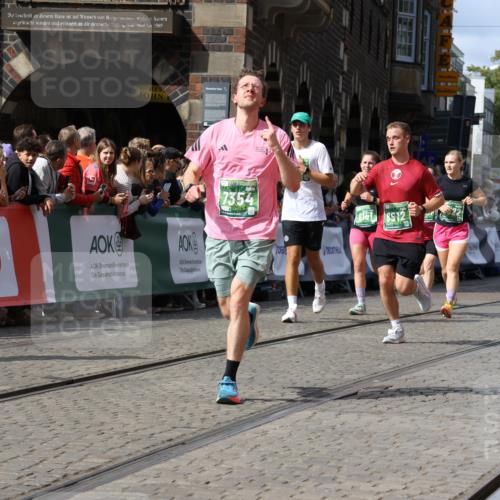 13.09.2026 - 21. swb-Marathon Bremen Strokosch-Dieckow http://msf.ph/oto/10358165 13.09.2026 13:33:52 Ziel 930, 2872, 2960, 2980, 3201, 3562, 3761, 4052, 4219, 4490, 4492, 4536, 4543, 5560, 5660, 5726, 5861, 5862, 5914, 6256, 6421, 6538, 6597, 6777, 6808, 6844, 6882, 6997, 7523, 7633, 7652, 7863, 8093, 8177, 8501, 8599, 8602, 8691, 9206, 9390, 9508, 9883, 10114, 13078, 1364, 1656, 2355, 2727, 3162, 3389, 3522, 3790, 3984, 4613, 5341, 5563, 5587, 6090, 6151, 6509, 6623, 7047, 7303, 7431, 7988, 8025, 8512, 8641, 8910, 13118 meine-sportfotos.de