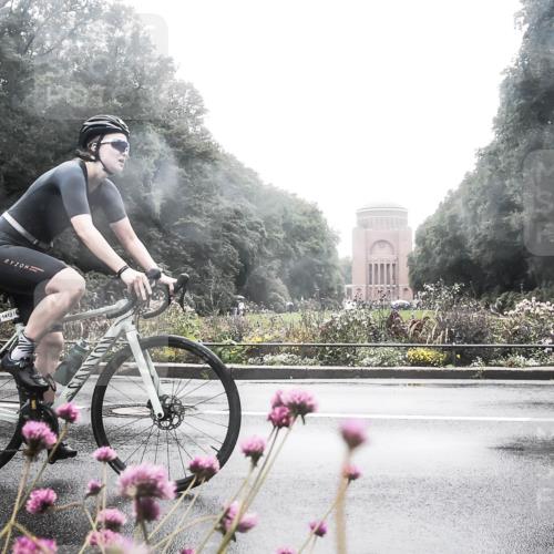 13.09.2026 - Stadtparktriathlon H.Heesch http://msf.ph/oto/10358193 13.09.2026 13:16:44 Radfahren 1327, 1412 meine-sportfotos.de