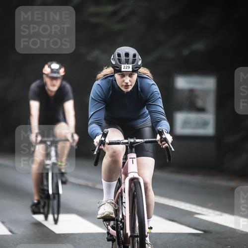 13.09.2026 - Stadtparktriathlon H.Heesch http://msf.ph/oto/10358194 13.09.2026 09:53:57 Radfahren 229, 232, 243, 251, 261, 267, 274, 289 meine-sportfotos.de