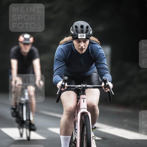 13.09.2026 - Stadtparktriathlon H.Heesch http://msf.ph/oto/10358200 13.09.2026 09:53:58 Radfahren 229, 232, 251, 261, 267, 274, 289 meine-sportfotos.de