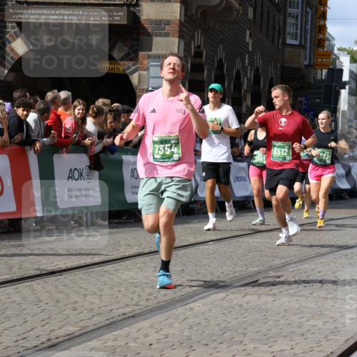 13.09.2026 - 21. swb-Marathon Bremen Strokosch-Dieckow http://msf.ph/oto/10358222 13.09.2026 13:33:52 Ziel 930, 2872, 2960, 2980, 3201, 3562, 3761, 4052, 4219, 4490, 4492, 4536, 4543, 5560, 5660, 5726, 5861, 5862, 5914, 6256, 6421, 6538, 6597, 6777, 6808, 6844, 6882, 6997, 7523, 7633, 7652, 7863, 8093, 8177, 8501, 8599, 8602, 8691, 9206, 9390, 9508, 9883, 10114, 13078, 1364, 1656, 2355, 2727, 3162, 3389, 3522, 3790, 3984, 4613, 5341, 5563, 5587, 6090, 6151, 6509, 6623, 7047, 7303, 7431, 7988, 8025, 8512, 8641, 8910, 13118 meine-sportfotos.de