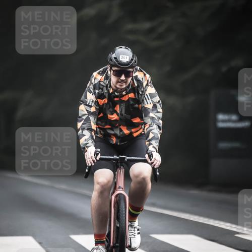 13.09.2026 - Stadtparktriathlon H.Heesch http://msf.ph/oto/10358226 13.09.2026 09:54:02 Radfahren 229, 232, 261, 267 meine-sportfotos.de