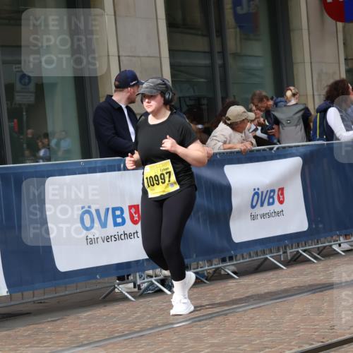 13.09.2026 - 21. swb-Marathon Bremen Strokosch-Dieckow http://msf.ph/oto/10358244 13.09.2026 11:18:25 Ziel 10005, 10176, 10194, 10264, 10344, 10568, 10600, 10899, 10997, 11443, 11629, 11794, 12090, 12371, 12422, 12561, 10176, 10191, 10192, 10459, 10513, 10535, 10651, 10895, 11808, 11829, 11943, 12177, 12178 meine-sportfotos.de
