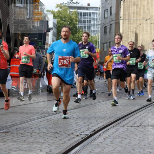 13.09.2026 - 21. swb-Marathon Bremen Strokosch-Dieckow http://msf.ph/oto/10358267 13.09.2026 13:37:42 Ziel 270, 391, 448, 869, 1180, 3323, 3333, 3627, 3823, 4628, 5388, 5612, 5738, 5791, 6904, 6947, 7074, 7571, 8268, 8439, 8553, 8674, 8748, 8753, 9701, 10106, 581, 1851, 2342, 3316, 4066, 4159, 4394, 4675, 4902, 4942, 5783, 5784, 6001, 6083, 6596, 6795, 7540, 7815, 7894, 7985, 8010, 8138, 8204, 8440, 8450, 8920, 8972, 9099, 9481, 9774, 13228 meine-sportfotos.de