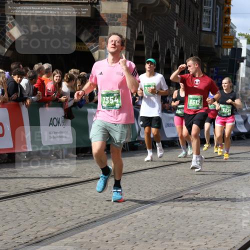 13.09.2026 - 21. swb-Marathon Bremen Strokosch-Dieckow http://msf.ph/oto/10358292 13.09.2026 13:33:52 Ziel 930, 2872, 2960, 2980, 3201, 3562, 3761, 4052, 4219, 4490, 4492, 4536, 4543, 5560, 5660, 5726, 5861, 5862, 5914, 6256, 6421, 6538, 6597, 6777, 6808, 6844, 6882, 6997, 7523, 7633, 7652, 7863, 8093, 8177, 8501, 8599, 8602, 8691, 9206, 9390, 9508, 9883, 10114, 13078, 1364, 1656, 2355, 2727, 3162, 3389, 3522, 3790, 3984, 4613, 5341, 5563, 5587, 6090, 6151, 6509, 6623, 7047, 7303, 7431, 7988, 8025, 8512, 8641, 8910, 13118 meine-sportfotos.de
