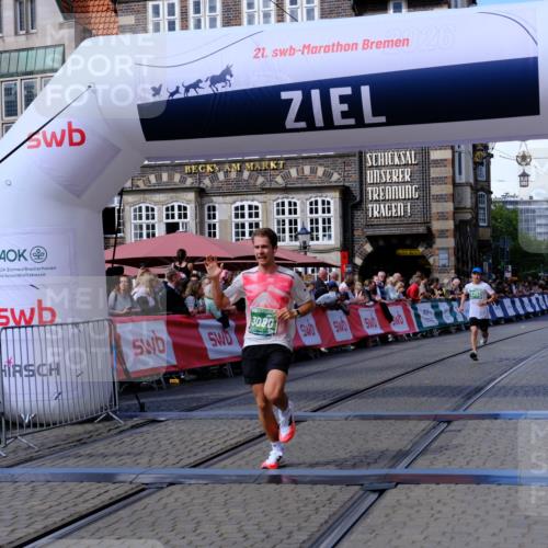 13.09.2026 - 21. swb-Marathon Bremen Tim E. http://msf.ph/oto/10358296 13.09.2026 12:53:50 Ziel 1089, 1168, 1606, 2352, 3080, 3606 meine-sportfotos.de