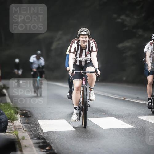 13.09.2026 - Stadtparktriathlon H.Heesch http://msf.ph/oto/10358310 13.09.2026 09:54:23 Radfahren 216, 223, 226, 298, 302, 309, 317 meine-sportfotos.de
