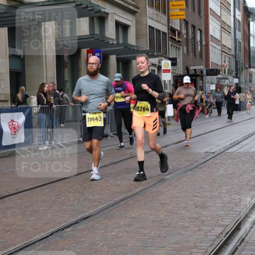 13.09.2026 - 21. swb-Marathon Bremen Strokosch-Dieckow http://msf.ph/oto/10358330 13.09.2026 11:18:32 Ziel 10005, 10202, 10264, 10344, 10524, 10568, 10997, 11443, 11629, 11794, 12090, 12371, 12422, 10176, 10191, 10192, 10194, 10459, 10513, 10535, 10600, 10651, 10895, 10899, 12177, 12178, 12371, 12561 meine-sportfotos.de