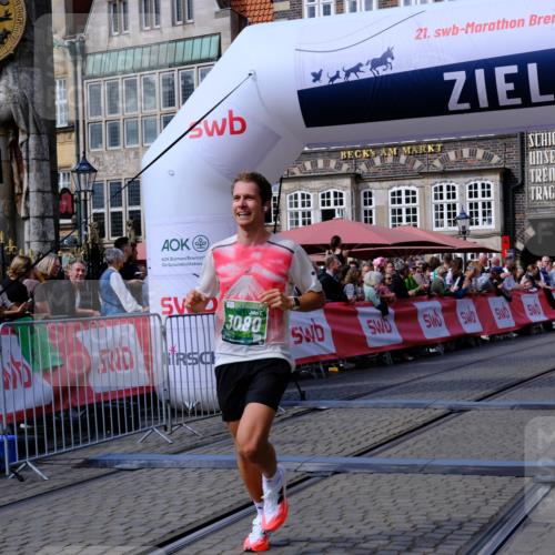 13.09.2026 - 21. swb-Marathon Bremen Tim E. http://msf.ph/oto/10358337 13.09.2026 12:53:51 Ziel 1089, 1168, 1606, 2352, 3080, 3606 meine-sportfotos.de