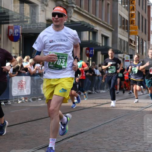 13.09.2026 - 21. swb-Marathon Bremen Strokosch-Dieckow http://msf.ph/oto/10358340 13.09.2026 13:34:58 Ziel 536, 1150, 2003, 2041, 2090, 2366, 2492, 2625, 2866, 3063, 3311, 3621, 3916, 4062, 4487, 4635, 4985, 5016, 5125, 5647, 6315, 6320, 6391, 6418, 6750, 6837, 7123, 7285, 7305, 7377, 7657, 7703, 7750, 7998, 8300, 8328, 8401, 8530, 8773, 8915, 9017, 9216, 9526, 9527, 13051, 13060, 489, 1210, 1395, 1967, 2413, 2430, 2525, 2561, 2755, 2831, 3052, 3058, 3181, 3217, 3353, 3380, 3388, 3765, 3768, 3842, 5378, 5415, 5684, 5694, 5760, 6085, 6403, 6627, 6655, 6756, 7123, 7405, 7750, 8515 meine-sportfotos.de