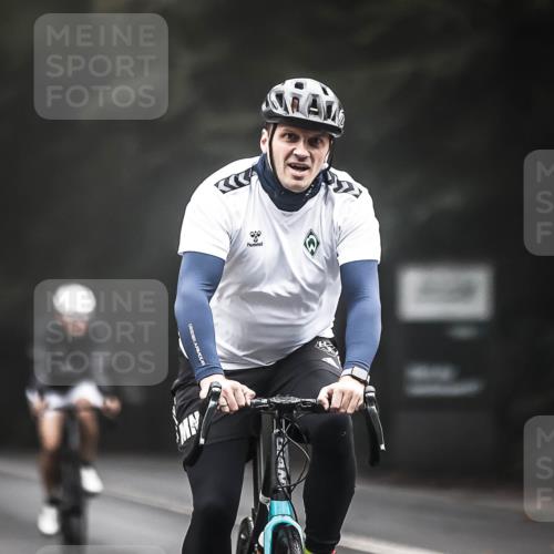 13.09.2026 - Stadtparktriathlon H.Heesch http://msf.ph/oto/10358352 13.09.2026 09:54:28 Radfahren 223, 298, 302, 309, 317 meine-sportfotos.de