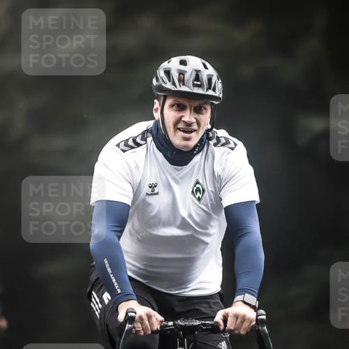 13.09.2026 - Stadtparktriathlon H.Heesch http://msf.ph/oto/10358367 13.09.2026 09:54:28 Radfahren 223, 298, 302, 309, 317 meine-sportfotos.de