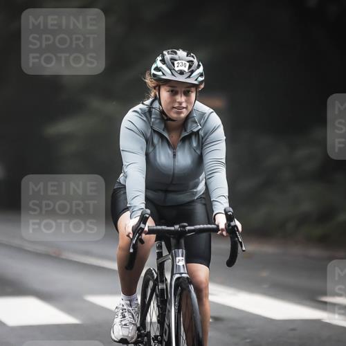 13.09.2026 - Stadtparktriathlon H.Heesch http://msf.ph/oto/10358409 13.09.2026 09:54:39 Radfahren 230 meine-sportfotos.de
