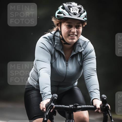 13.09.2026 - Stadtparktriathlon H.Heesch http://msf.ph/oto/10358428 13.09.2026 09:54:40 Radfahren 230, 334 meine-sportfotos.de