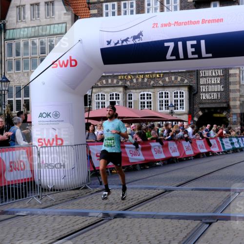 13.09.2026 - 21. swb-Marathon Bremen Tim E. http://msf.ph/oto/10358453 13.09.2026 12:54:10 Ziel 272, 5160, 13212 meine-sportfotos.de