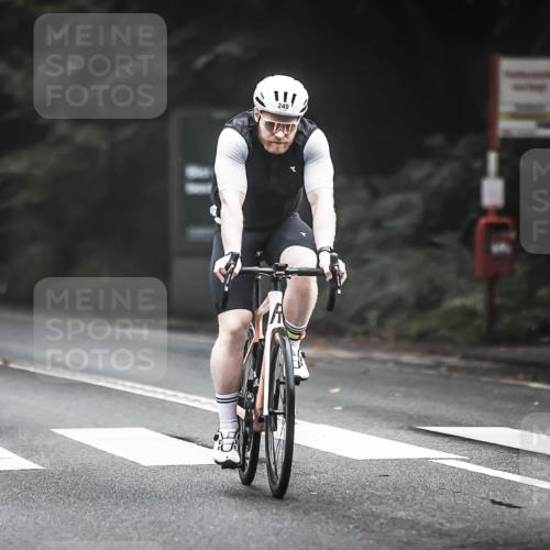 13.09.2026 - Stadtparktriathlon H.Heesch http://msf.ph/oto/10358463 13.09.2026 09:54:47 Radfahren 249, 253, 276, 316, 334, 335 meine-sportfotos.de