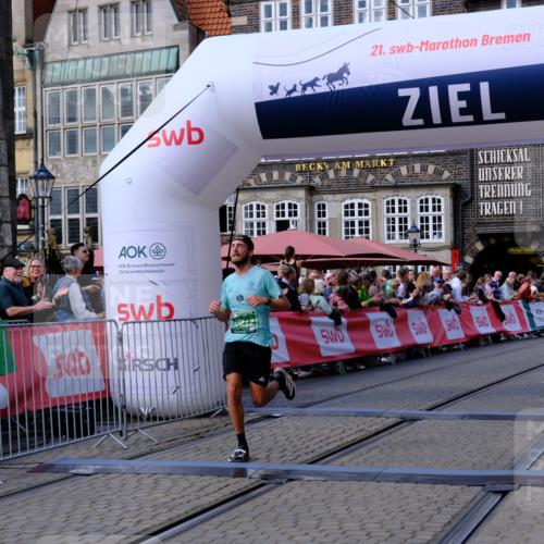 13.09.2026 - 21. swb-Marathon Bremen Tim E. http://msf.ph/oto/10358464 13.09.2026 12:54:10 Ziel 272, 5160, 13212 meine-sportfotos.de