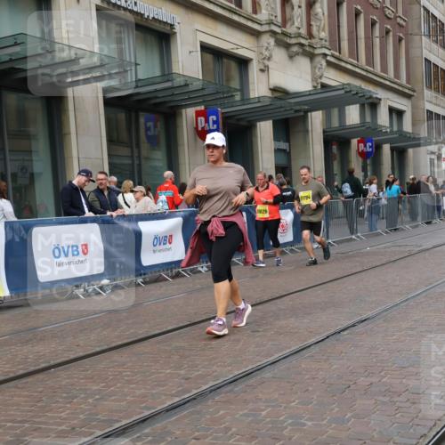 13.09.2026 - 21. swb-Marathon Bremen Strokosch-Dieckow http://msf.ph/oto/10358476 13.09.2026 11:18:38 Ziel 10005, 10202, 10264, 10344, 10524, 10568, 11443, 11629, 11794, 12090, 12422, 10176, 10194, 10535, 10600, 10651, 10895, 10899, 10997, 12371, 12422, 12561 meine-sportfotos.de