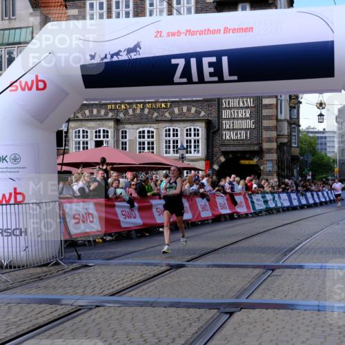 13.09.2026 - 21. swb-Marathon Bremen Tim E. http://msf.ph/oto/10358501 13.09.2026 12:54:15 Ziel 5160, 6112, 13212 meine-sportfotos.de