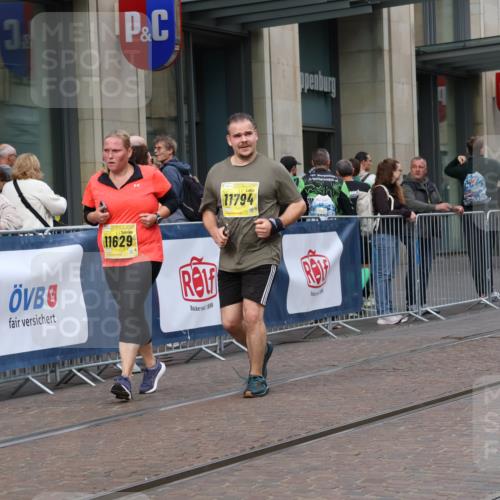 13.09.2026 - 21. swb-Marathon Bremen Strokosch-Dieckow http://msf.ph/oto/10358507 13.09.2026 11:18:39 Ziel 10005, 10202, 10264, 10344, 10524, 10568, 11443, 11629, 11794, 12090, 10176, 10194, 10535, 10600, 10651, 10895, 10899, 10997, 12371, 12422, 12561 meine-sportfotos.de