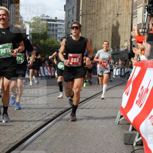 13.09.2026 - 21. swb-Marathon Bremen Strokosch-Dieckow http://msf.ph/oto/10358528 13.09.2026 13:37:48 Ziel 270, 391, 448, 869, 3323, 3627, 3804, 3823, 4155, 4300, 4433, 4628, 5388, 5612, 5738, 5791, 6804, 6911, 7003, 7074, 7571, 8380, 8439, 8553, 8674, 8748, 8753, 9441, 10062, 10106, 549, 1851, 2336, 2342, 2699, 3207, 3316, 3657, 3707, 4066, 4394, 4675, 4902, 4942, 6001, 6083, 7594, 7815, 7894, 8138, 8173, 8204, 8264, 8440, 8450, 8920, 8972, 9097, 9481, 9774, 13228 meine-sportfotos.de