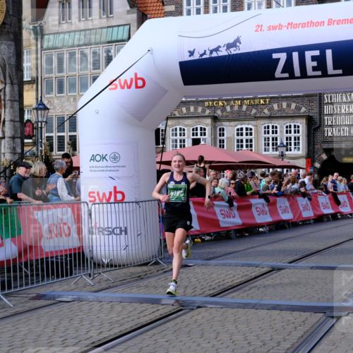 13.09.2026 - 21. swb-Marathon Bremen Tim E. http://msf.ph/oto/10358532 13.09.2026 12:54:16 Ziel 5160, 6112, 13212 meine-sportfotos.de