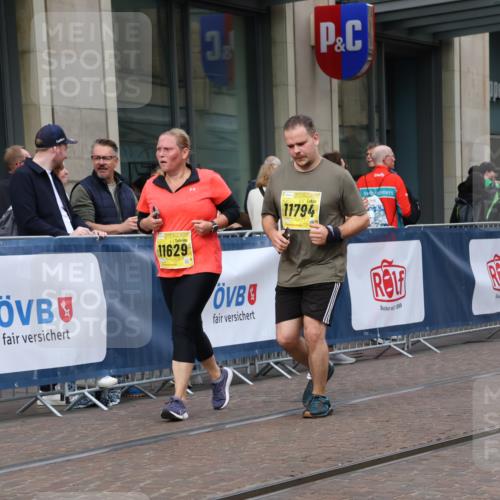 13.09.2026 - 21. swb-Marathon Bremen Strokosch-Dieckow http://msf.ph/oto/10358533 13.09.2026 11:18:39 Ziel 10005, 10202, 10264, 10344, 10524, 10568, 11443, 11629, 11794, 12090, 10176, 10194, 10535, 10600, 10651, 10895, 10899, 10997, 12371, 12422, 12561 meine-sportfotos.de