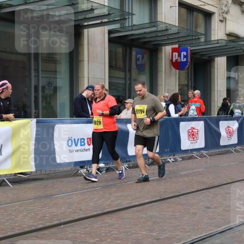 13.09.2026 - 21. swb-Marathon Bremen Strokosch-Dieckow http://msf.ph/oto/10358546 13.09.2026 11:18:40 Ziel 10005, 10202, 10264, 10344, 10524, 10568, 11443, 11629, 11794, 12090, 10176, 10194, 10535, 10600, 10651, 10895, 10899, 10997, 12371, 12422, 12561 meine-sportfotos.de